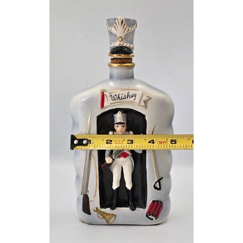 Vintage Shields Fifth Ave Soldier Whiskey Decanter Ceramic 3D Stopper Japan RARE